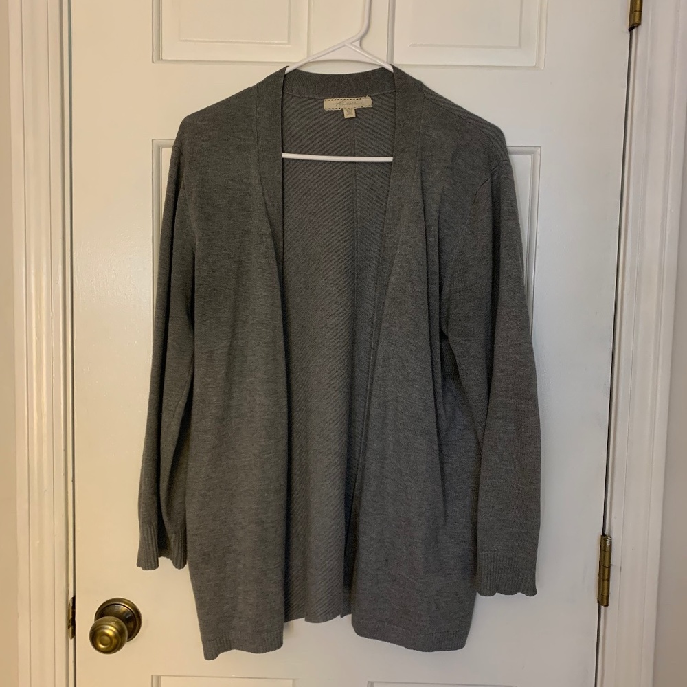 XL Grey women’s cardigan in good condition. Used